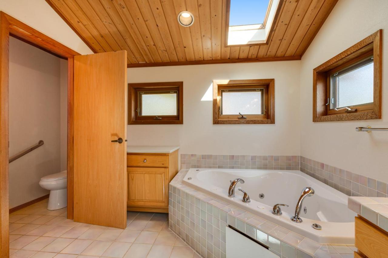 Villa Whidbey Cedar Sunsets Freeland Exterior foto